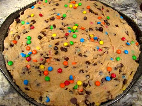 Sweet Tooth Sisters: Giant Cookie