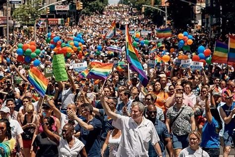 视界旅行 一年一度骄傲月，旧金山同性恋自豪日游行gay Pride Parade