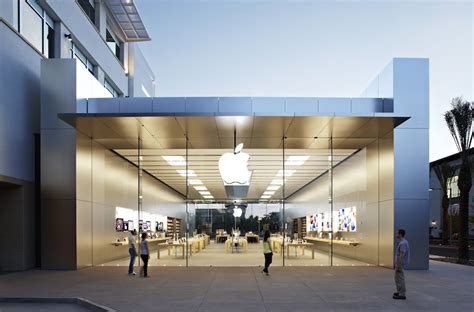 Apple store ile ilgili kullanıcı yorum ve şikayetleri şikayetvar'da! Scottsdale Apple store showcases updated retail design