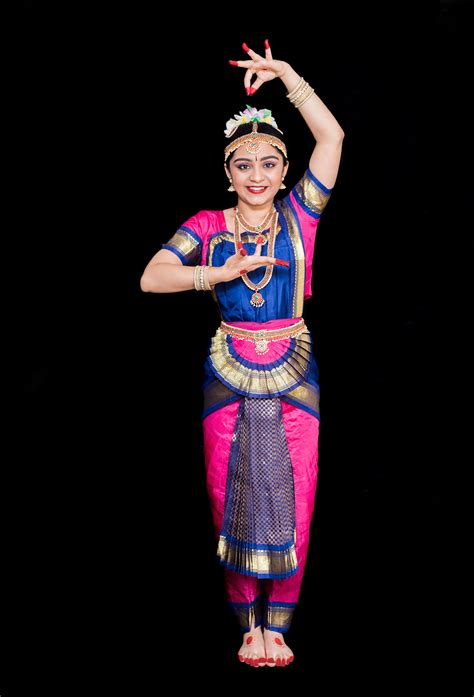 While there is no substitute to the traditional. Bharatanatyam - Indian Classical Dance | DARS Photography