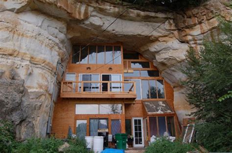 Amazing Missouri Home Built In Natural Cave In 2020 Underground Homes