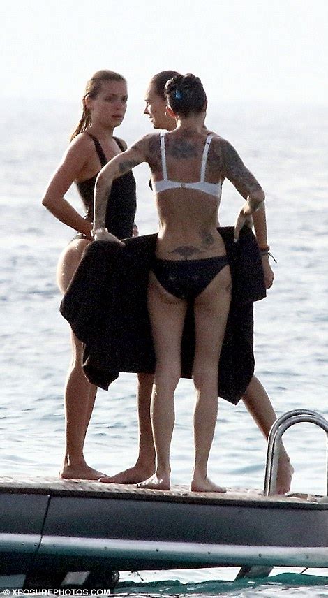 Ruby Rose Flaunts Her Abs Of Steel With Girlfriend Harley Gusman In Formentera Daily Mail Online