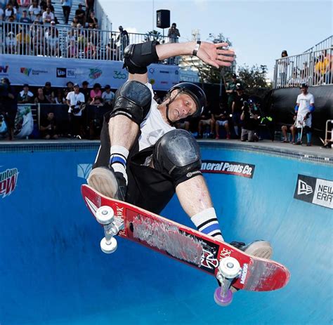 Skateboard Legende Tony Hawk Steht Den 900 Degree Mit 48 Jahren Welt