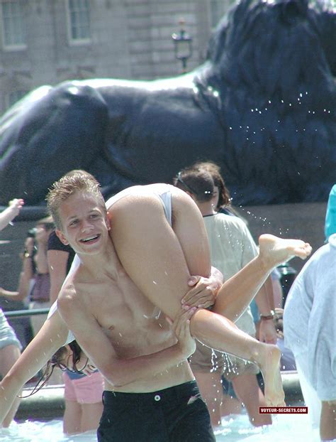 Celebrity Accidental Nudity Beach Sexy Photos Pheonix Money