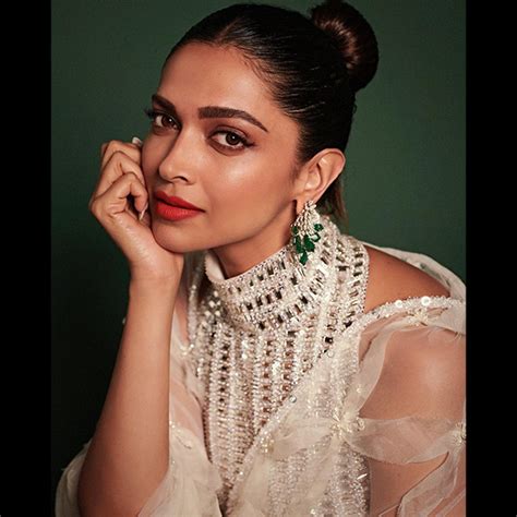 Deepika Padukone Photos Latest Hd Images Pictures Stills And Pics