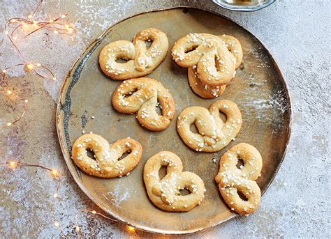 Add the vanilla extract and the egg, and beat until combined. Danish butter cookies - YOU Magazine