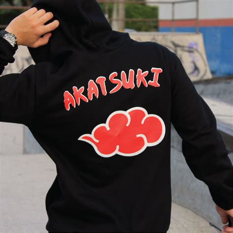 They wear black cloaks with red clouds on them. Moletom Akatsuki na Rockomics