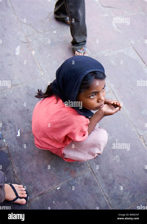 Child Begging In Streets Hi Res Stock Photography And Images Alamy