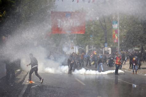 Turkey May Day Demonstrations Photos Protesters Police Clash With