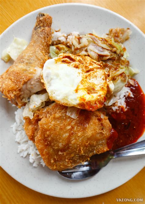 Okay, if you plan to pay this stall a visit, the stall opens from 8am to 11am (no fried chicken) and 2pm to 6pm (fried chicken time) and. Lim Fried Chicken - LCF @ SS2, Petaling Jaya | Best Food ...