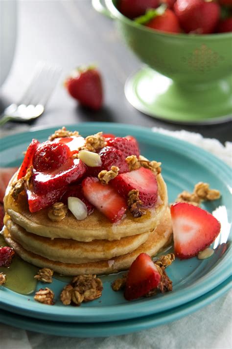 Fluffy Vanilla Greek Yogurt Pancakes