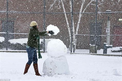 Sleet Snow Kick Off Winter Storm In Northeast Daily Mail Online