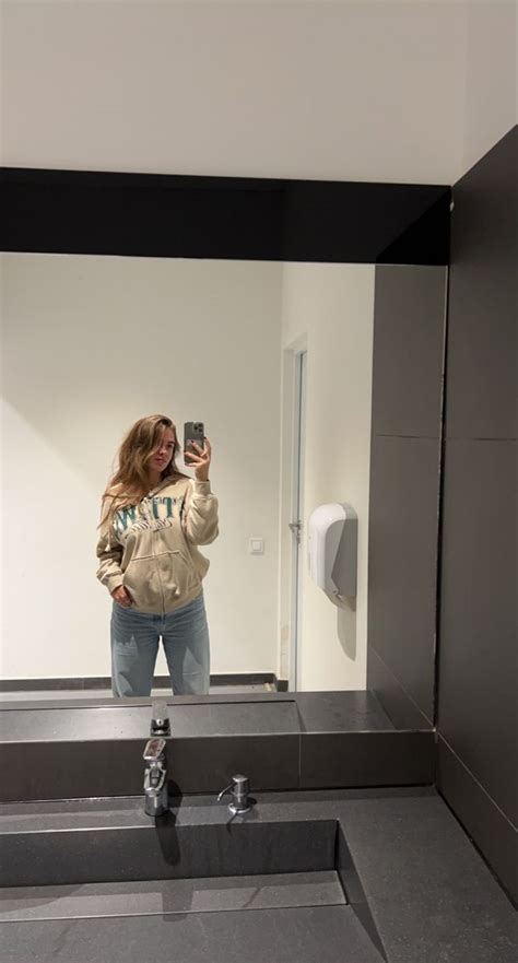 pin by bozhena on Быстрое сохранение in 2022 mirror selfie mirror scenes
