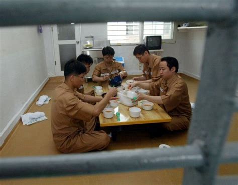 Lawsuit Filed For Inhumane Prison Conditions National News The Hankyoreh