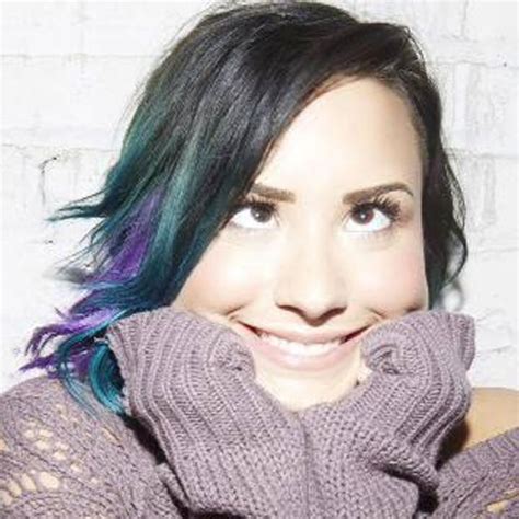 Demi Lovato Wavy Black Extensions Ombré Peek A Boo Highlights Tri