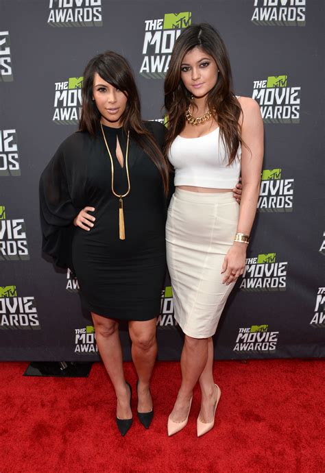 Kylie Jenner Kim Kardashian Wear Matching Outfits Despite Jealousy