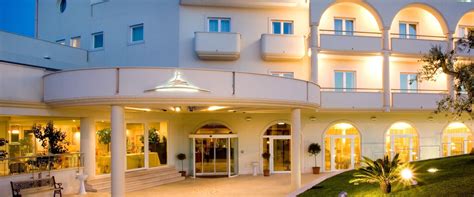 The grand hotel is located on state highway 64, in the village of tusayan, just one mile from the south rim entrance to grand canyon national park. Grand Hotel Olimpo, Alberobello, Puglia | Sunvil.co.uk