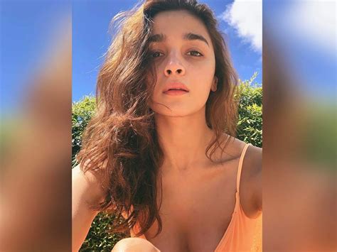 Alia Bhatt Is A Soul Full Of Sunshine Shares A Captivating Picture