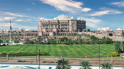 Five Stars Emirates Palace Hotel In Downtown Abu Dhabi Editorial Photo