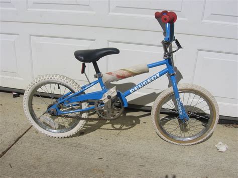 I recently got a peugeot from my gf's storage shed and been trying to figure out what it is. 1980 Peugeot CPX-50 16 - BMXmuseum.com