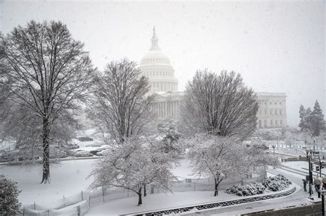 Forecasters In The Private Sector Strongly Favor A Snowy