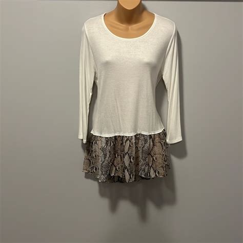 Fsl Apparel Tops Nwt Boutique Cream And Snake Tee Poshmark