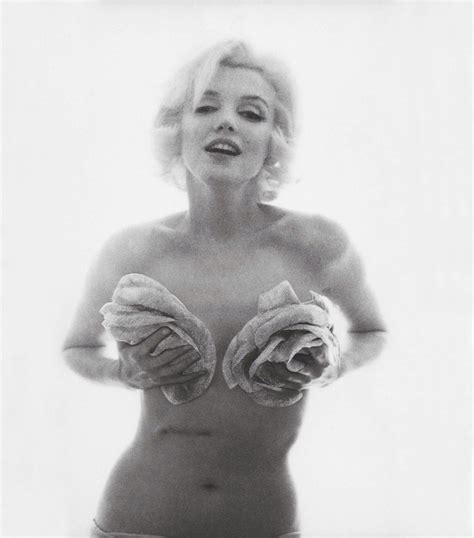 Marilyn Monroe Posing With Chiffon Roses In 1962 For Photographer Bert Stern The Scar From Her