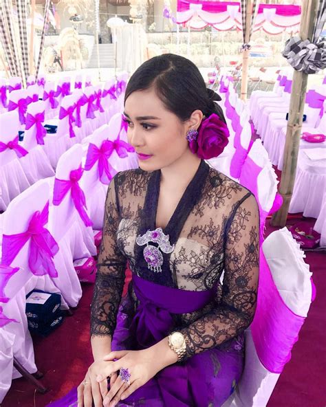Ayu Sintya Dewiさんはinstagramを利用しています「😇」 Beautiful Women Traditional Dresses Designs Myanmar