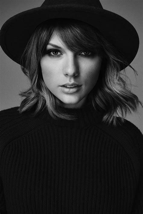 13 Taylor Swift Photoshoot Images