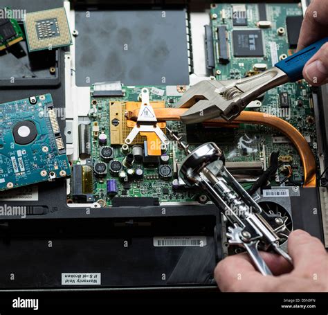 Computer Repair Hi Res Stock Photography And Images Alamy