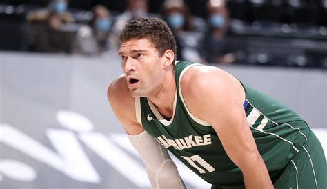 Brook Lopez Scores 6 Points In Return To Bucks Lineup Monday Against