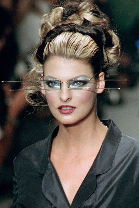 Like i mentioned before, take note of the ones you love. 1990s Beauty Trends at New York Fashion Week Spring 2018 ...