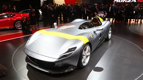Ferrari Monza Sp1 Sp2 Speedsters Arrive In Style For Paris Debut