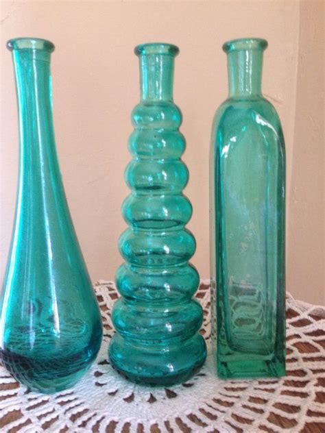 Vintage Set Of 3 Matching Green Glass Vases Etsy Green Glass Vase Glass Vase Green Glass