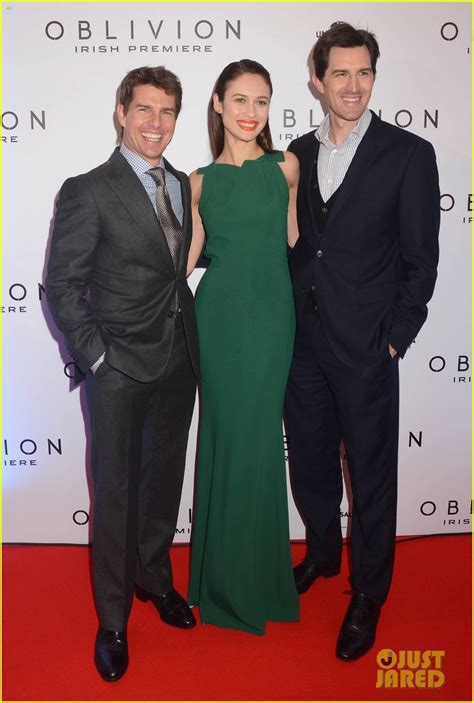 Tom Cruise Olga Kurylenko Oblivion Dublin Premiere Photo