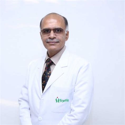Healthtrip Dr Rajesh Khanna Senior Consultant Opthalmology India