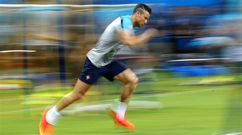 Cristiano Ronaldo Run Speed With 38 6 Km H Youtube Youtube Gambaran