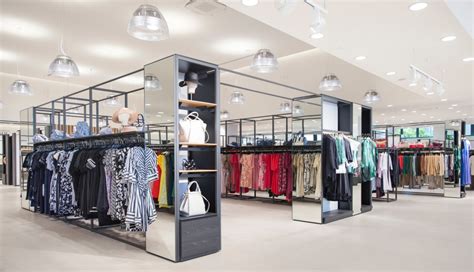 Award Winning Redesign Of The Intrend Store In Italy Ixtenso Retail