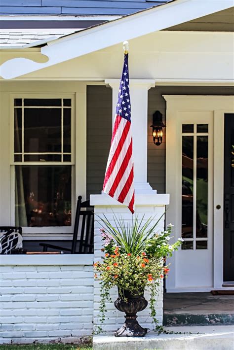 Front Porch Flag: Show Your Patriotism - Town & Country Living