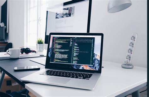 
Quantum Computing and Cybersecurity: Unveiling the Double-edged Sword