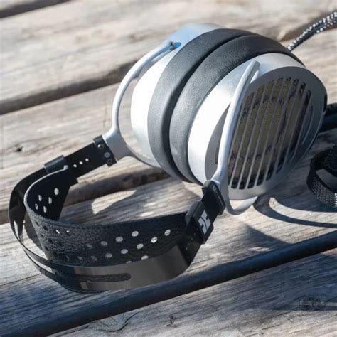High End Headphones Review Hifiman Shangri La Jr Extended And Flat Sound Audio Sound Hatena