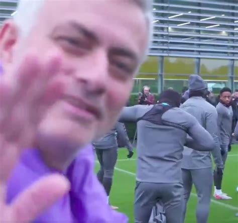 Jose mourinho has been fired as manager of tottenham hotspur after a little over a season and a half in charge. José Mourinho dolt op clubkanaal Spurs: 'Ben je live? Hey ...