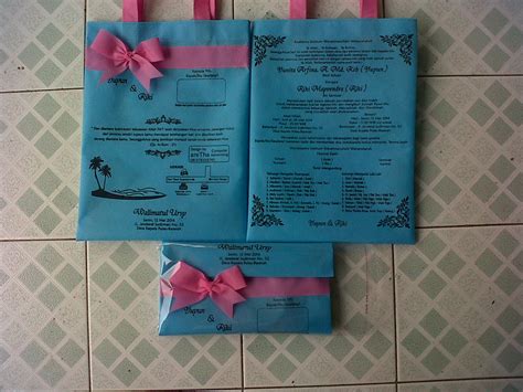 Ada beragam layout yang bisa digunakan untuk mempercantik undanganmu. Desain Undangan Pernikahan Bentuk Tas - Bisnis Borneo ...