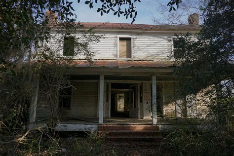 This Georgia Farmhouse Started As A Log Cabin