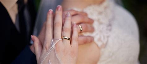 What gifts can be given to newly married couple. Wedding Letter: For A Newly Married Couple | Marriage.com