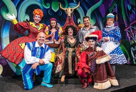Cast Of Snow White And The Seven Dwarfs Together For The First Time In