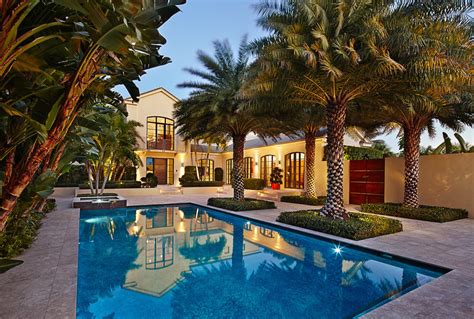 Luxury Mansions In Florida Pool