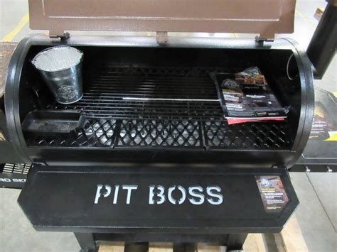 Pit Boss Pro Series 1100 Sq In Black Pellet Grill Pb1100ps1 Control