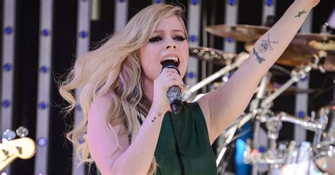 Avril Lavigne New Music 2017 Album Lyme Disease