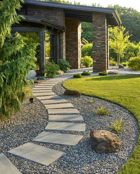 Amazing Outdoor Walkway Designs To Stay On The Right Path Backyard Walkway Backyard